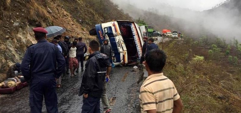 ओखलढुंगा र पालमा भएको दुर्घटनामा चार जनाको मृत्यु, ३१ जना घाइते