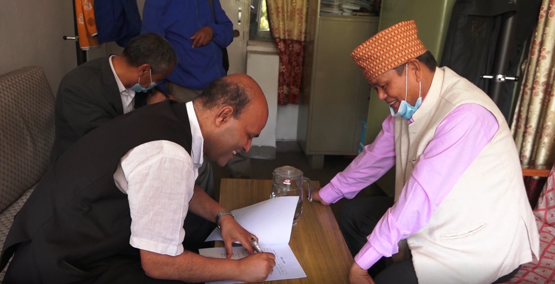 प्रमुख प्रतिपक्षी नेपाली कांग्रेसका आठ जना सांसदद्वारा संविधान संशोधन प्रस्ताव दर्ता
