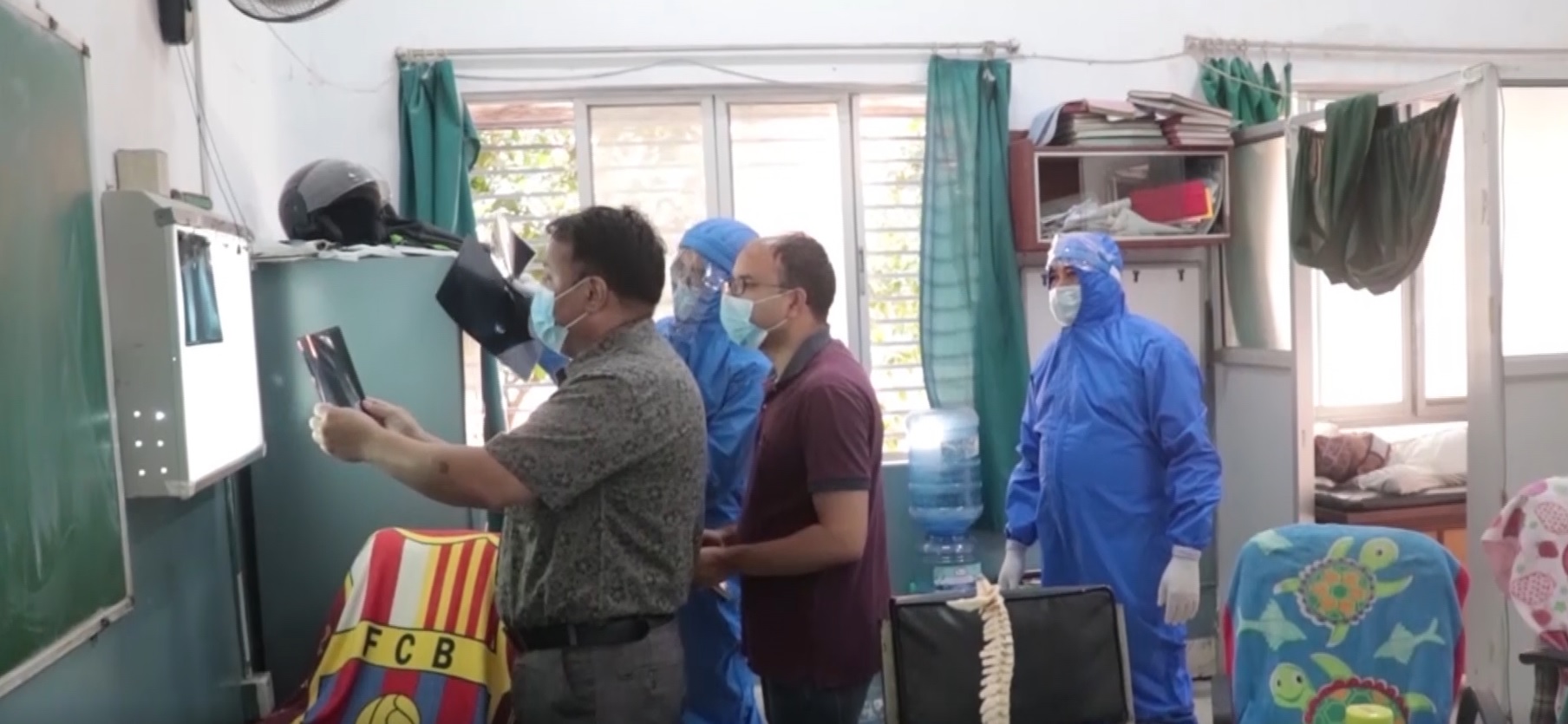 नेपालगञ्ज मेडिकल कजेलमा कोरोना संक्रमित गर्भवती महिलाको ठुलो आन्द्राको सफल शल्यक्रिया (भिडियोसहित)