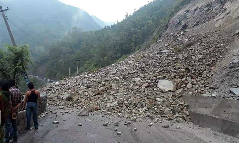 नारायणगढ-मुग्लिन सडक : चार महिनामा २४ पटक पहिरो, एक सय ९ घण्टा अवरुद्ध