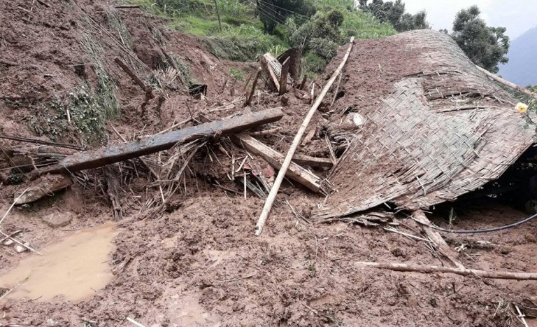 बाढी र पहिरामा परी प्रदेश १ मा मात्र ५६ जनाको मृत्यु