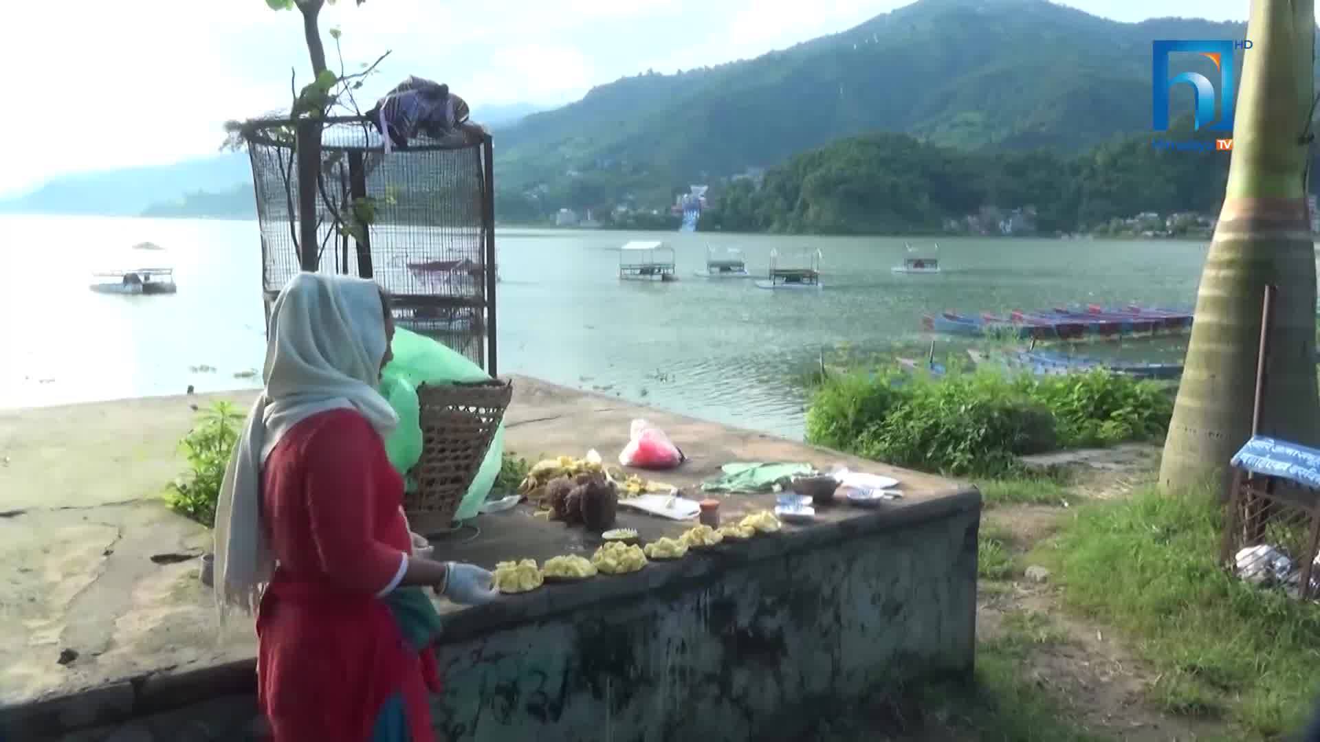 पर्यटकले खचाखच रहने फेवाताल अहिले सुनसान, पर्यटकको प्रतिक्षामा व्यवसायी (भिडियोसहित)