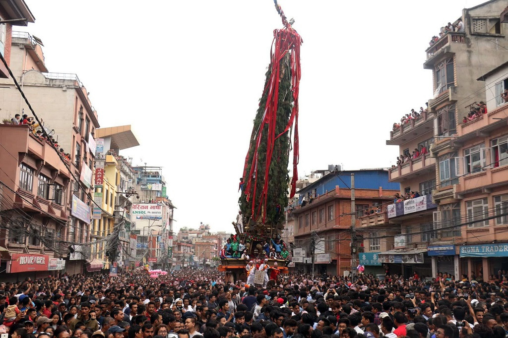 कोरोना संक्रमण बढ्दै गएपछि रातो मच्छिन्द्रनाथको रथारोहण स्थगित