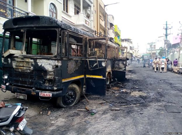 फेसबुकको एउटा पोस्टले भारतमा दंगा, तीन जनाको मृत्यु