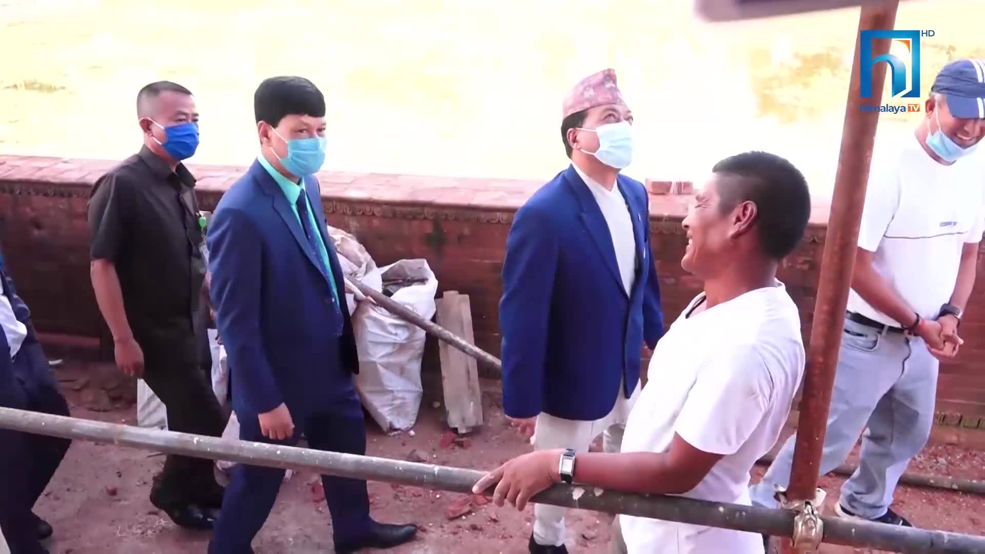 काठमाडौंमा गरिब भोकले छटपटाउँदै, मेयर रानीपोखरी डुल्दै (भिडियोसहित)