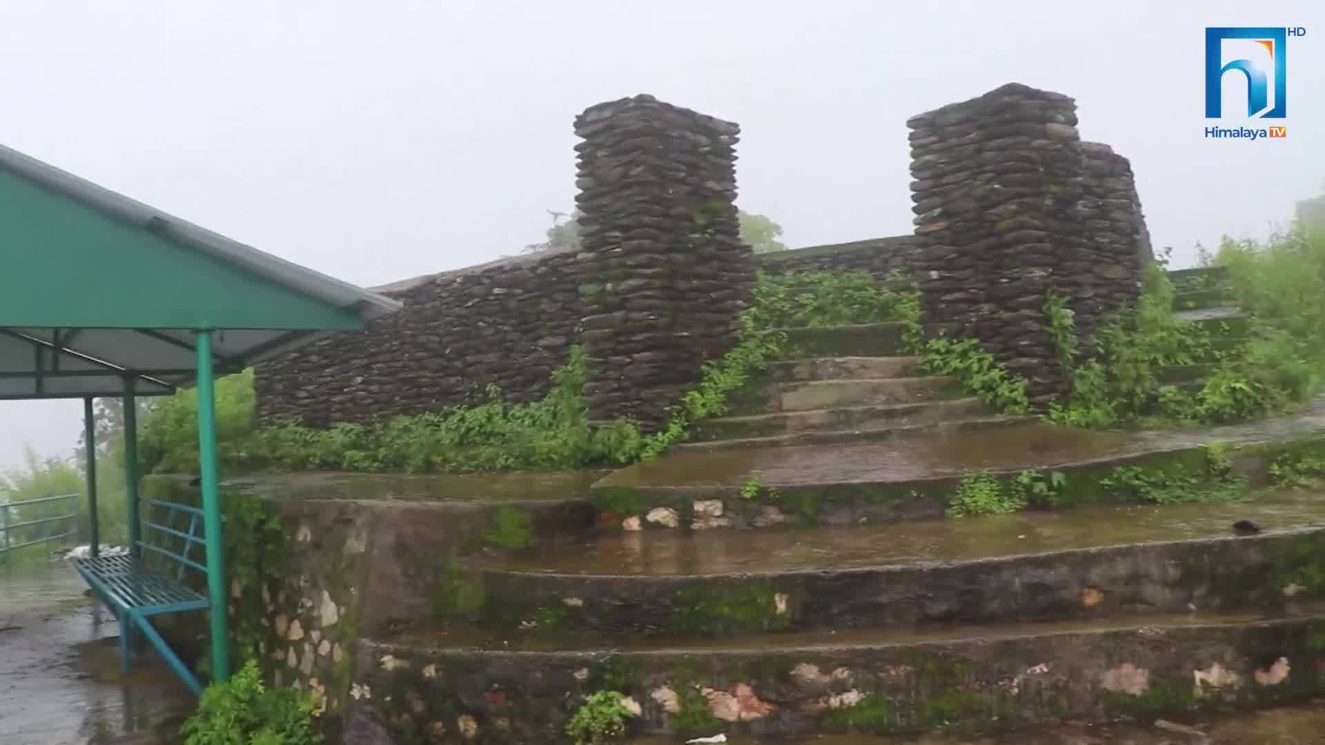 ओझेलमा इतिहास बोकेको धनकुटाको साँघुरीगढी (भिडियोसहित)
