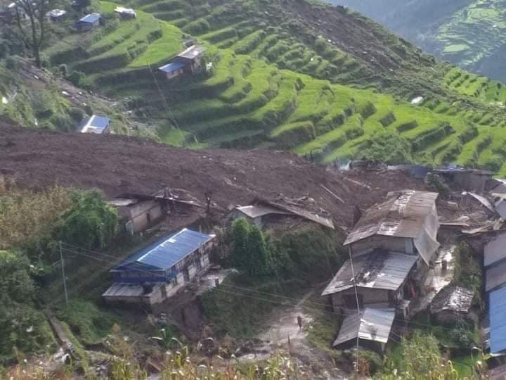 लिदी गाउँका १३ घर पहिरोमा पुरियो, पाँच परिवार बेपत्ता, १५ जना घाइते