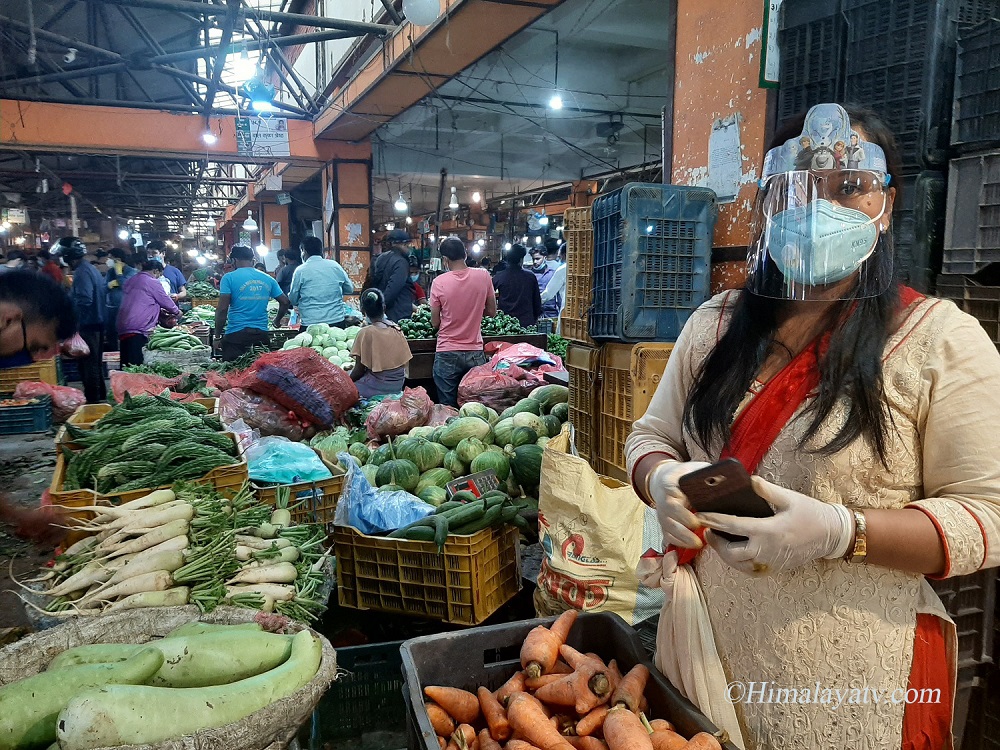 कालिमाटी तरकारी बजारमा यस्तो छ कोरोना सतर्कता (फोटो फिचर)