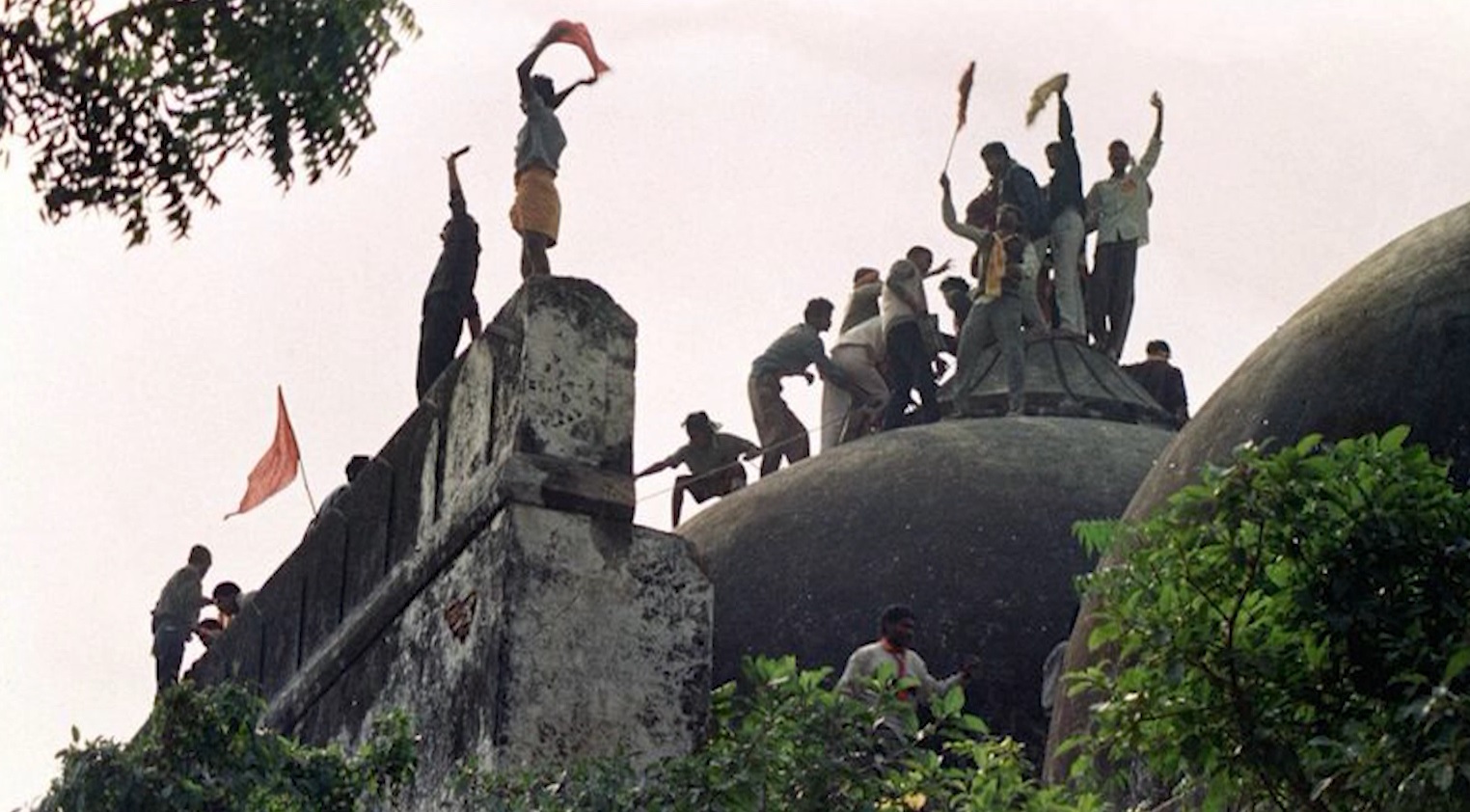 बाबरी मस्जिद भत्काएको आरोप लागेका भाजपाका वरिष्ठ नेतासहित ३२ जनालाई सफाई