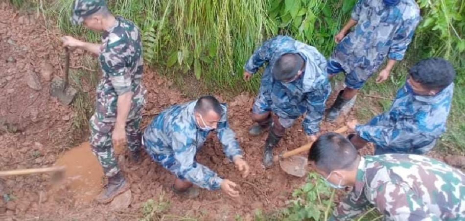 गुल्मीमा पहिरोमा पुरिँदा दुई जनाको मृत्यु, एक जना घाइते