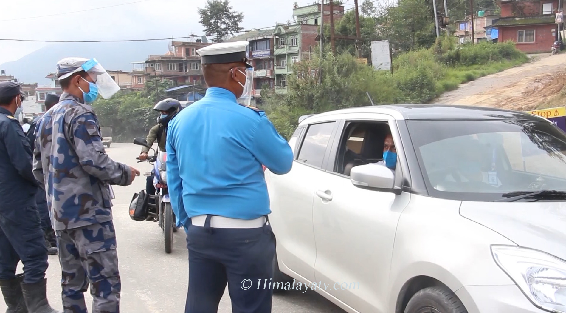 काठमाडौं उपत्यकामा कोरोना संक्रमण बढ्दो, प्रवेश नाकामा जाँच झनै फितलो