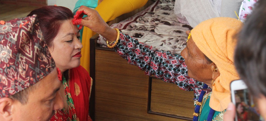 दुर्गा पक्षको अन्तिम दिन, दशैंको टीका र जमरा लगाउने क्रम जारी