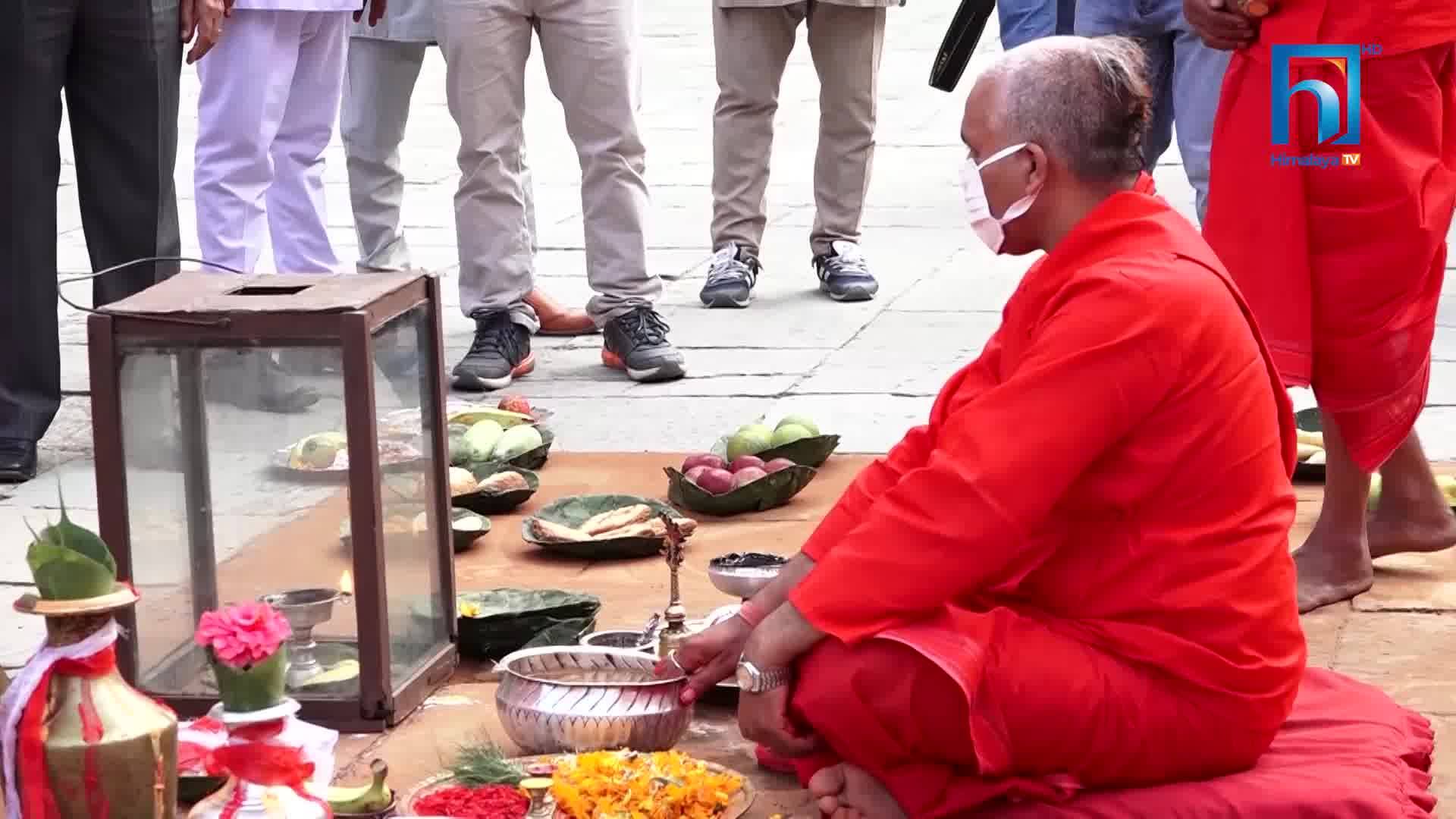 टुँडिखेलमा सेनाको हर्ष बढाइ, हनुमानढोकामा फूलपाती भित्राइयो (भिडियोसहित)