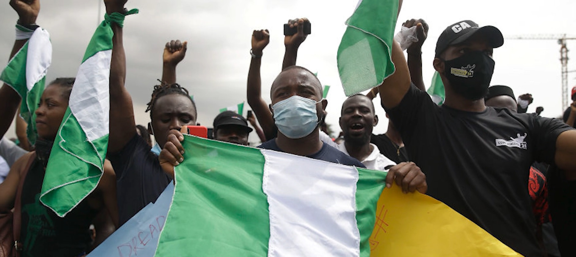 प्रहरीले चलाएको गोली लागेर नाइजेरियामा कम्तिमा २० जनाको प्रदर्शनकारीको मृत्यु