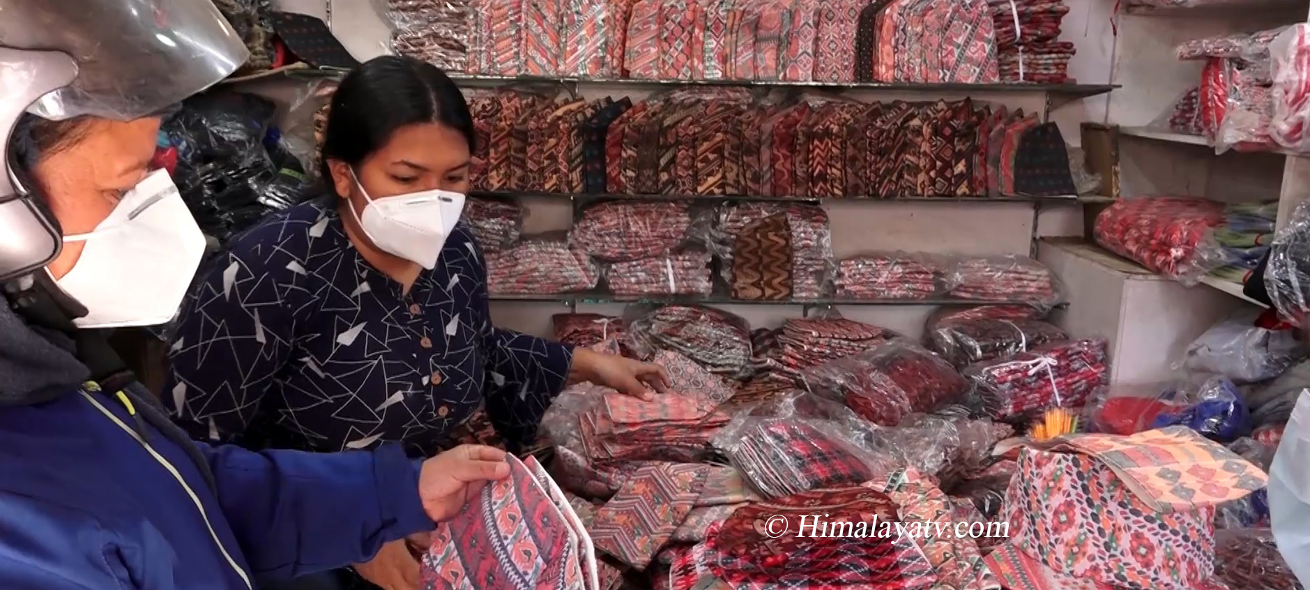 तिहार नजिँकिएसँगै बढ्यो ढाका टोपी व्यापार (फोटो फिचरसहित)