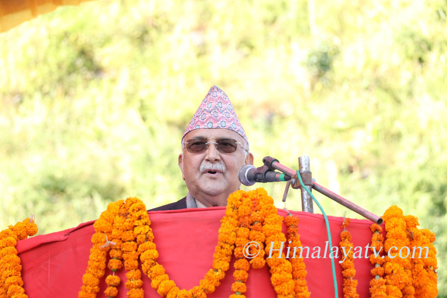 प्रधानमन्त्री ओलीले भने–राजीनामा पनि दिन्नँ, पार्टी फुट्न पनि दिन्नँ