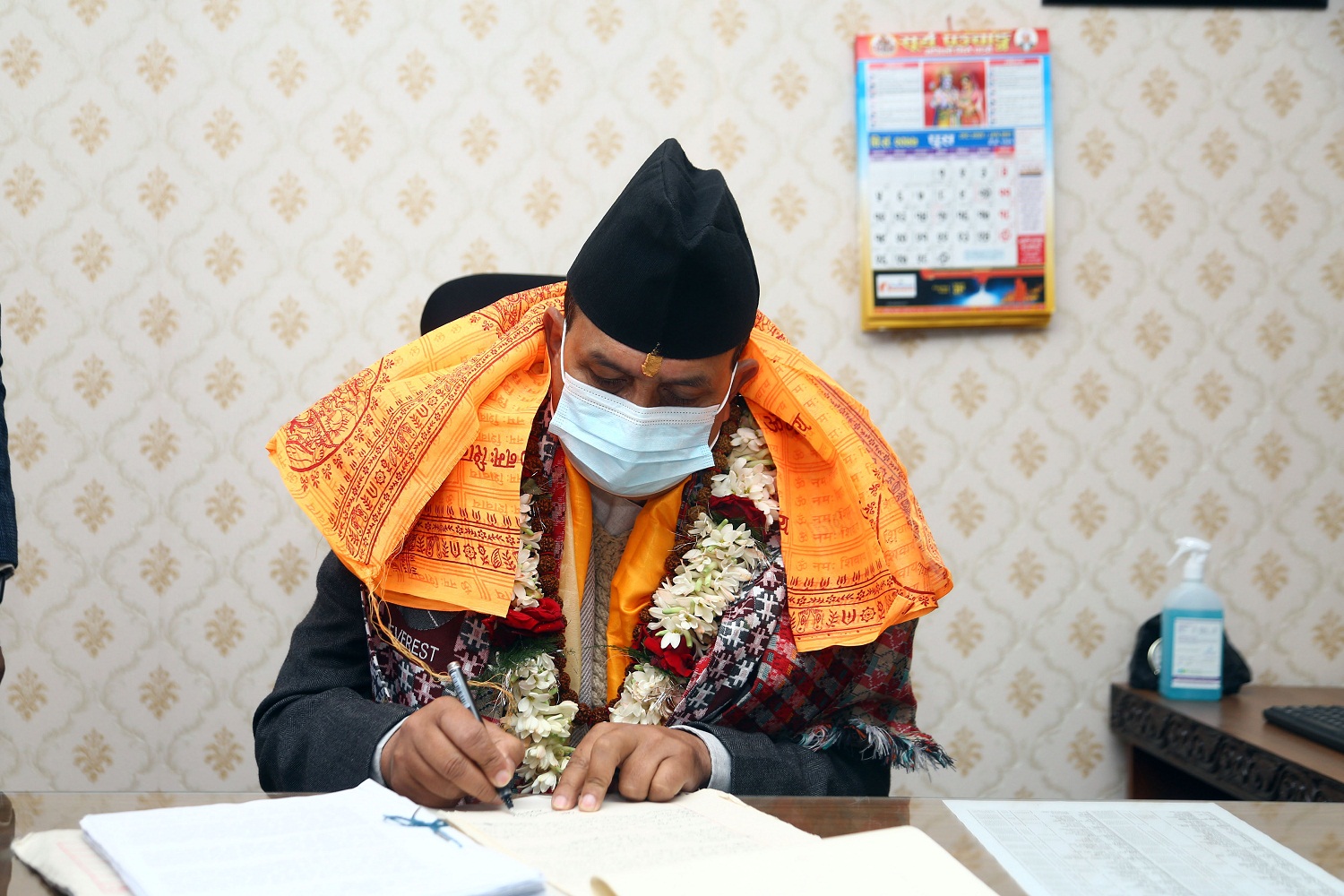 पर्यटनमन्त्री ढकालले भने–स्वाभिमान र इमान बन्धक राखेर अतिरिक्त पैसा आर्जन गर्नु छैन