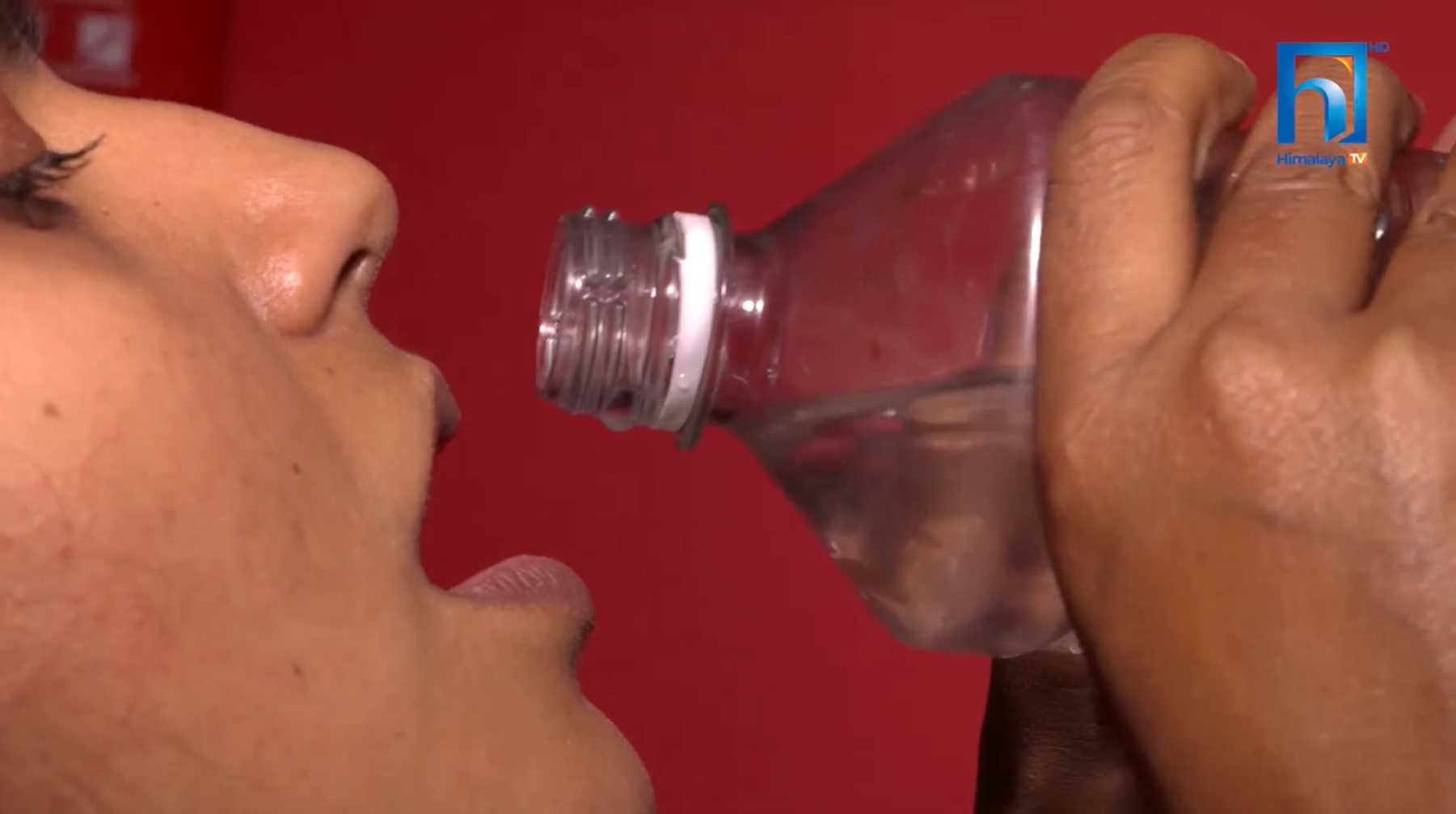 स्वास्थ्यका लागि जाडोयाममा पानीः कति र कसरी पिउने ? (भिडियोसहित)