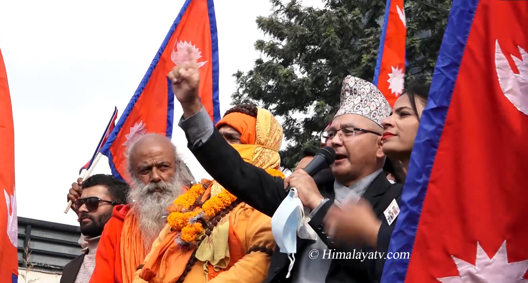 प्रधानमन्त्री ओलीको गृहजिल्ला झापासहित देशका विभिन्न भागमा राजावादीको प्रदर्शन (भिडियोसहित)