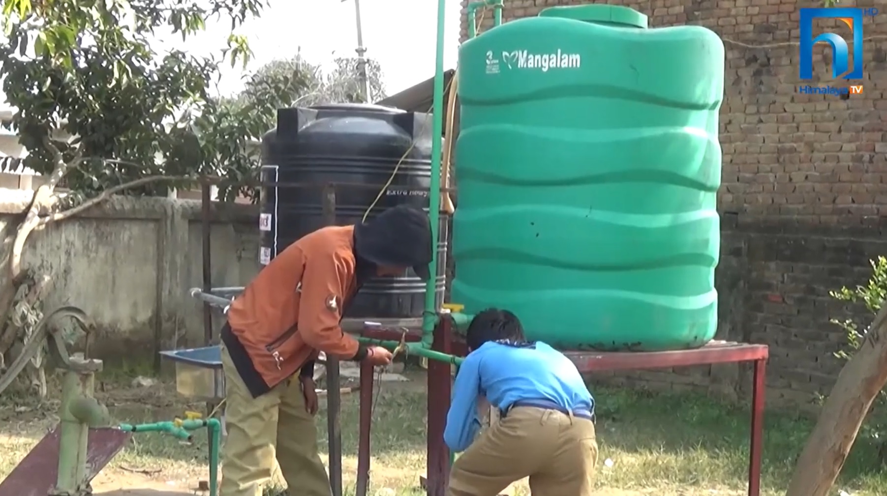 रेडक्रसको सहयोगमा विद्यार्थीले पाए शुद्ध पिउने पानी (भिडियोसहित)