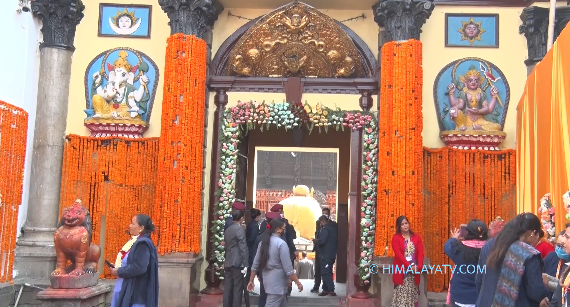 पशुपतिनाथ मन्दिर खुलाभएसँगै  भक्तजनका भीड