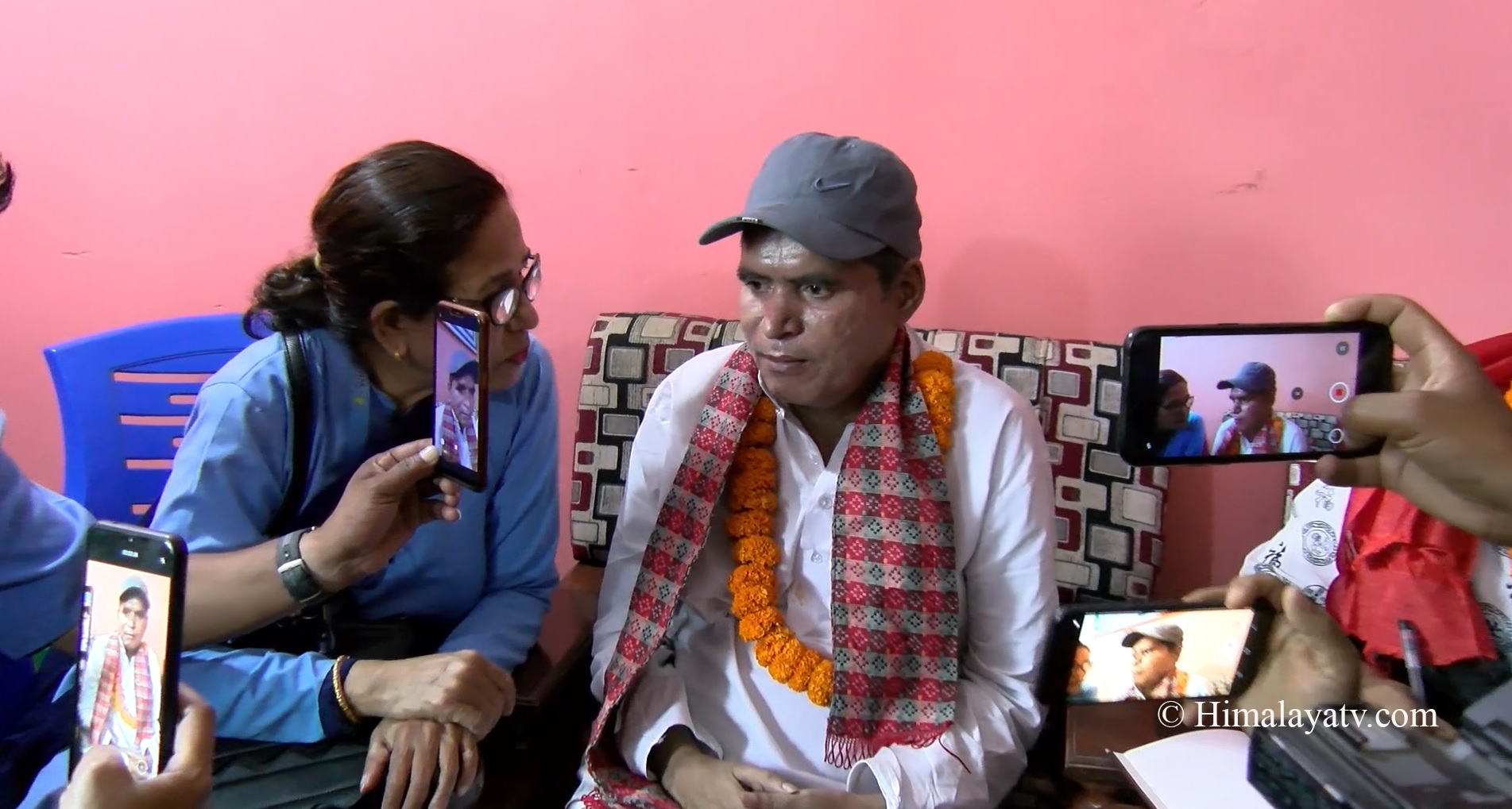 सुनुवाइबिनै ४० वर्ष जेल बसेका दुर्गाप्रसाद आफ्नो घर पुगे (भिडियो रिपोर्टसहित)