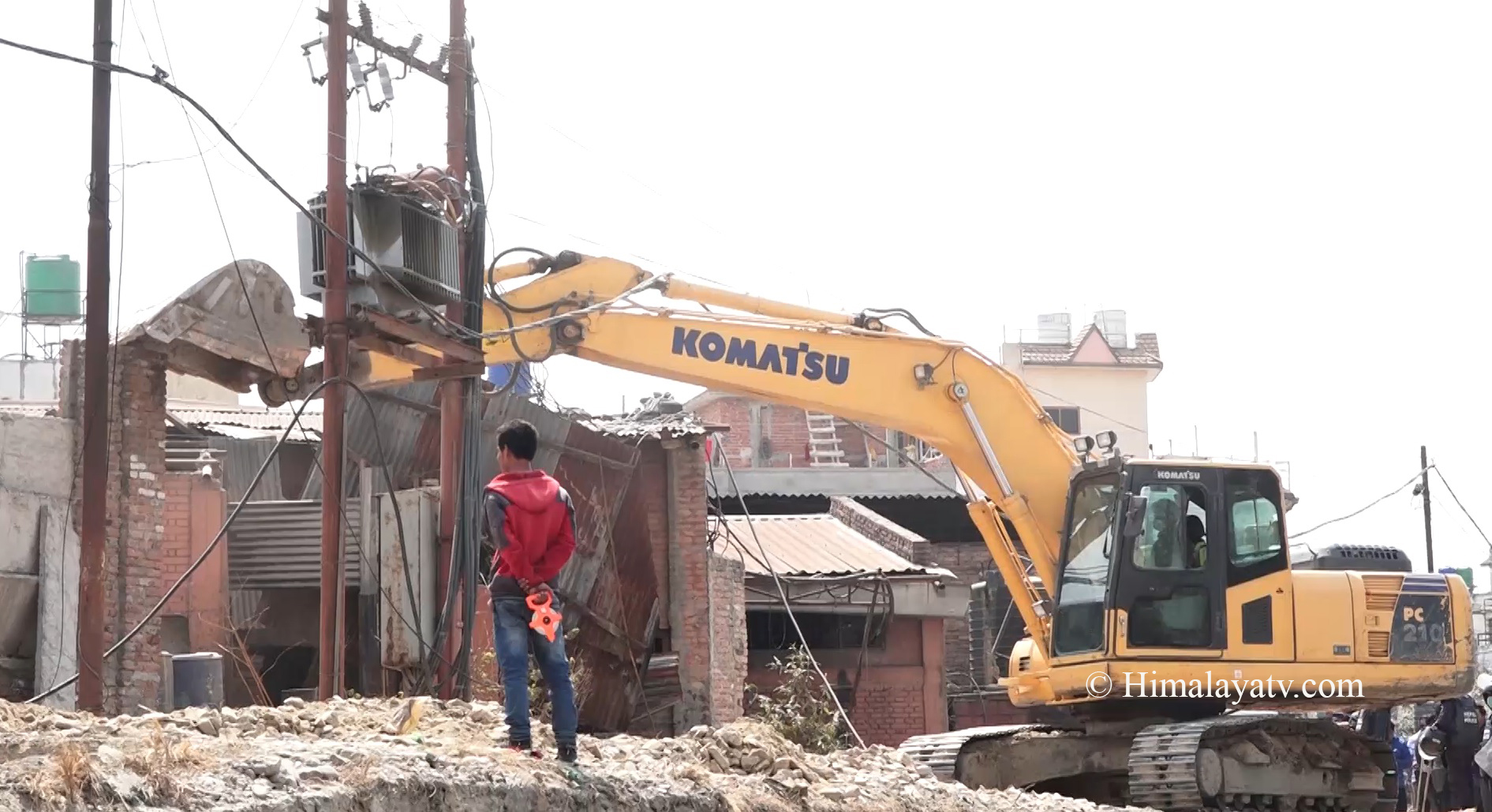 हनुमन्ते करिडोरमा डोजर चलाएकोमा स्थानीयले जनाए आपत्ति