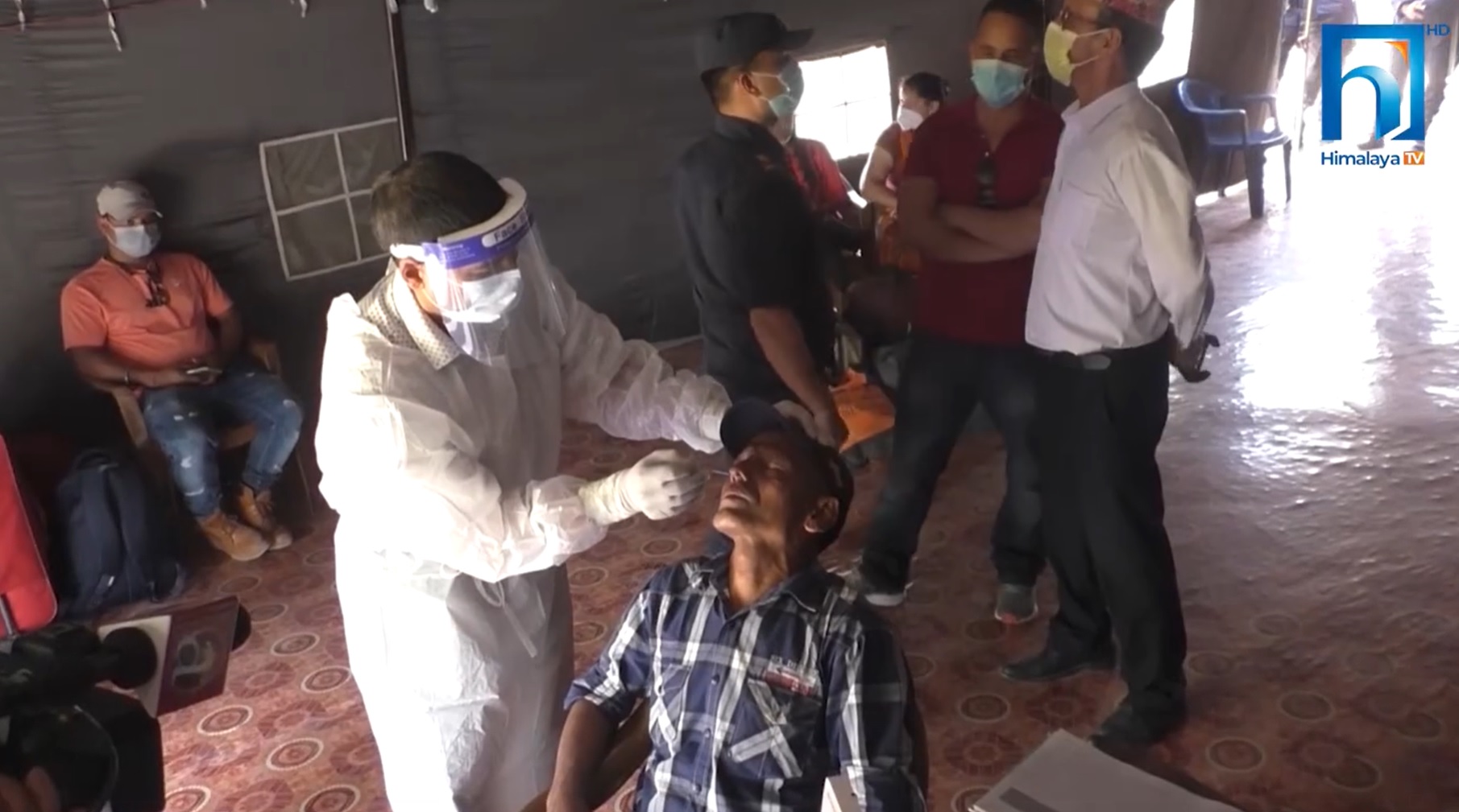 बाँकेमा कोरोना संक्रमण तिब्र, ६१ जनामा परीक्षण गर्दा २१ जना संक्रमित (भिडियो रिपोर्टसहित)