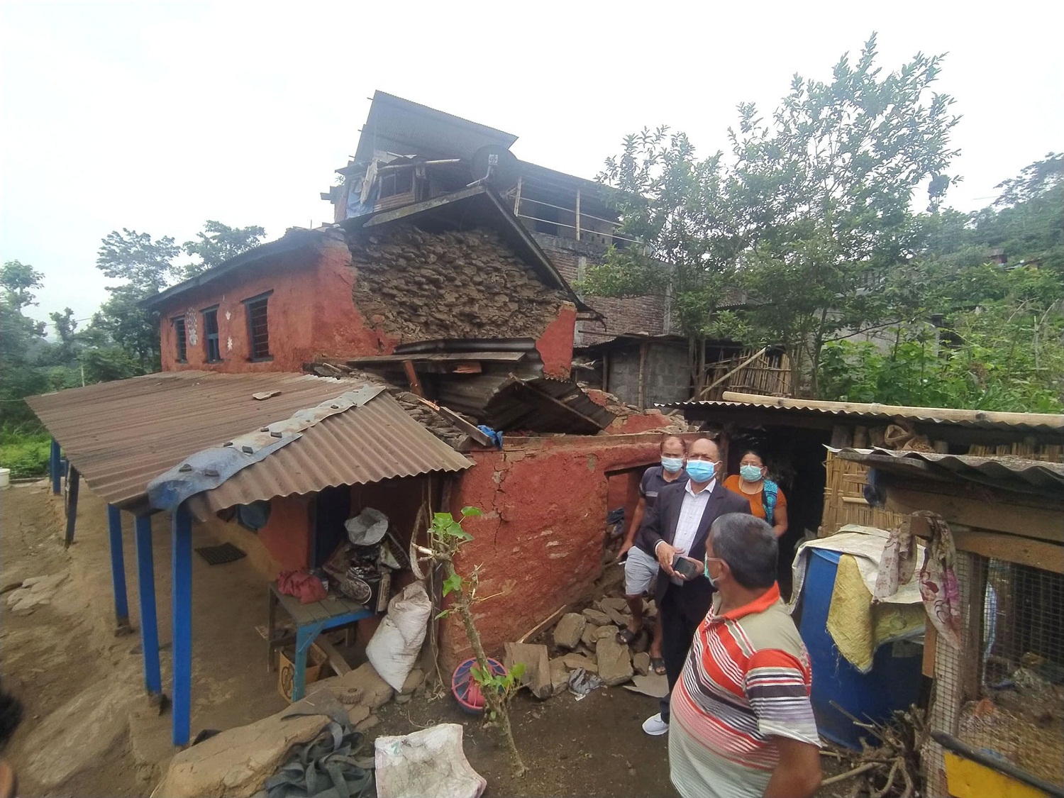 भूकम्पका कारण लमजुङमा थप दुईसहित छ घाइते, २०० घरमा क्षति