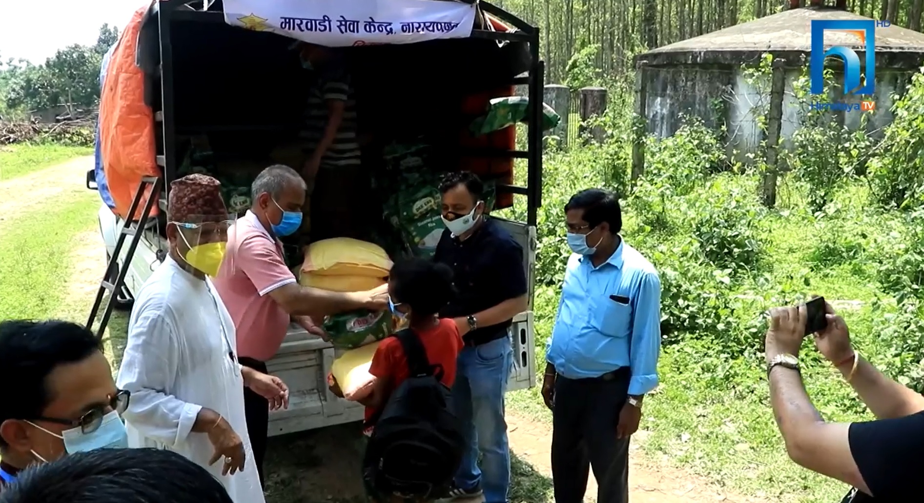 चितवनको सैपामका ६७ घरधुरी चेपाङ परिवारलाई राहत (भिडियो रिपोर्टसहित)