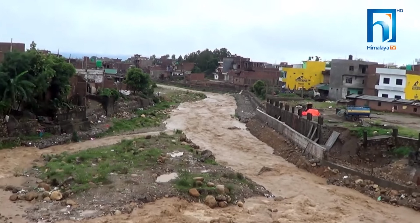 तुलसीपुरमा पातु खोला अतिक्रमण, विनाशको चिन्ता (भिडियो रिपोर्टसहित)