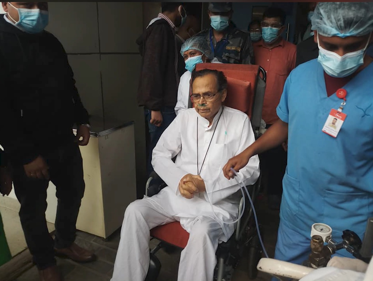 पूर्वप्रधानमन्त्री झलनाथ खनाललाई थप उपचारका लागि दिल्ली लगियो