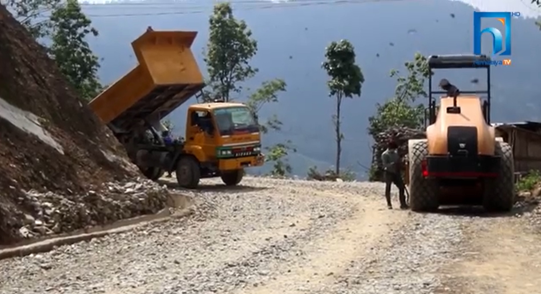 ट्रयाक खुलेको २५ वर्षपछि मध्यपहाडी लोकमार्गको बागलुङ खण्डमा पूर्वाधार निर्माण (भिडियो रिपोर्टसहित)