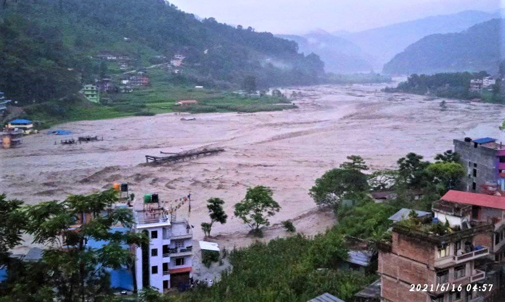 बाढी, पहिरा र डुबानमा परी ३४ को मृत्यु, २४ जना अझै बेपत्ता