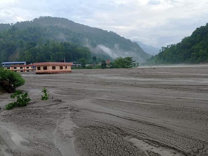 सिन्धुपाल्चोकमा भिषण बाढी र पहिरो, सात जना बेपत्ता भएको आशंका