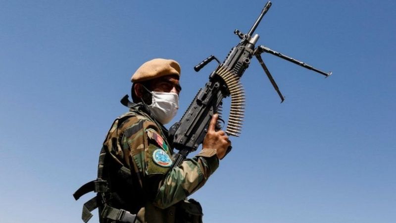 करिब १६ सय बढी अफगान सेना ताजकिस्तानतिर भागे