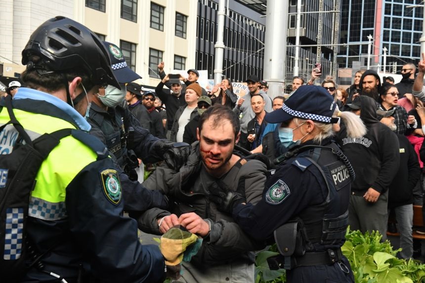 अष्ट्रेलियाका विभिन्न शहरमा लकडाउनको विरोधमा प्रदर्शन