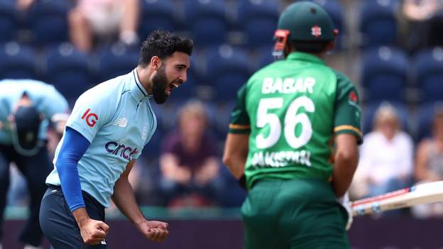पहिलो एकदिवसीय क्रिकेटमा पाकिस्तानविरुद्ध इंग्ल्याण्डको विजयी शुरुवात
