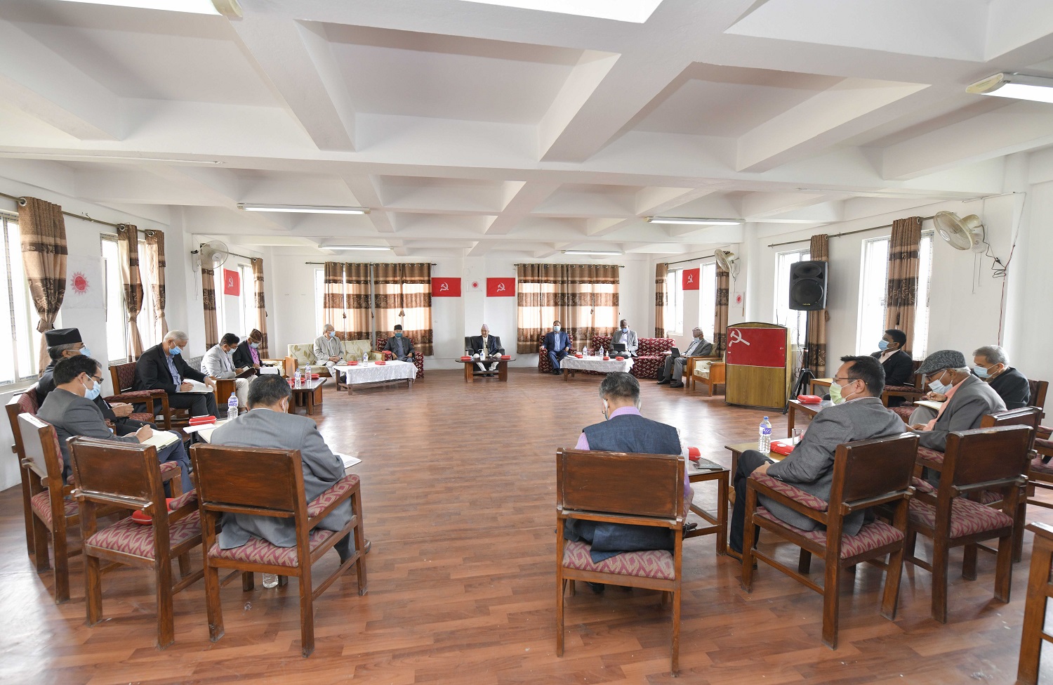 नेपाल–खनाल समूहको माग अस्वीकार गर्दैं एमाले संस्थापन पक्षद्वारा विधान संशोधन पारित