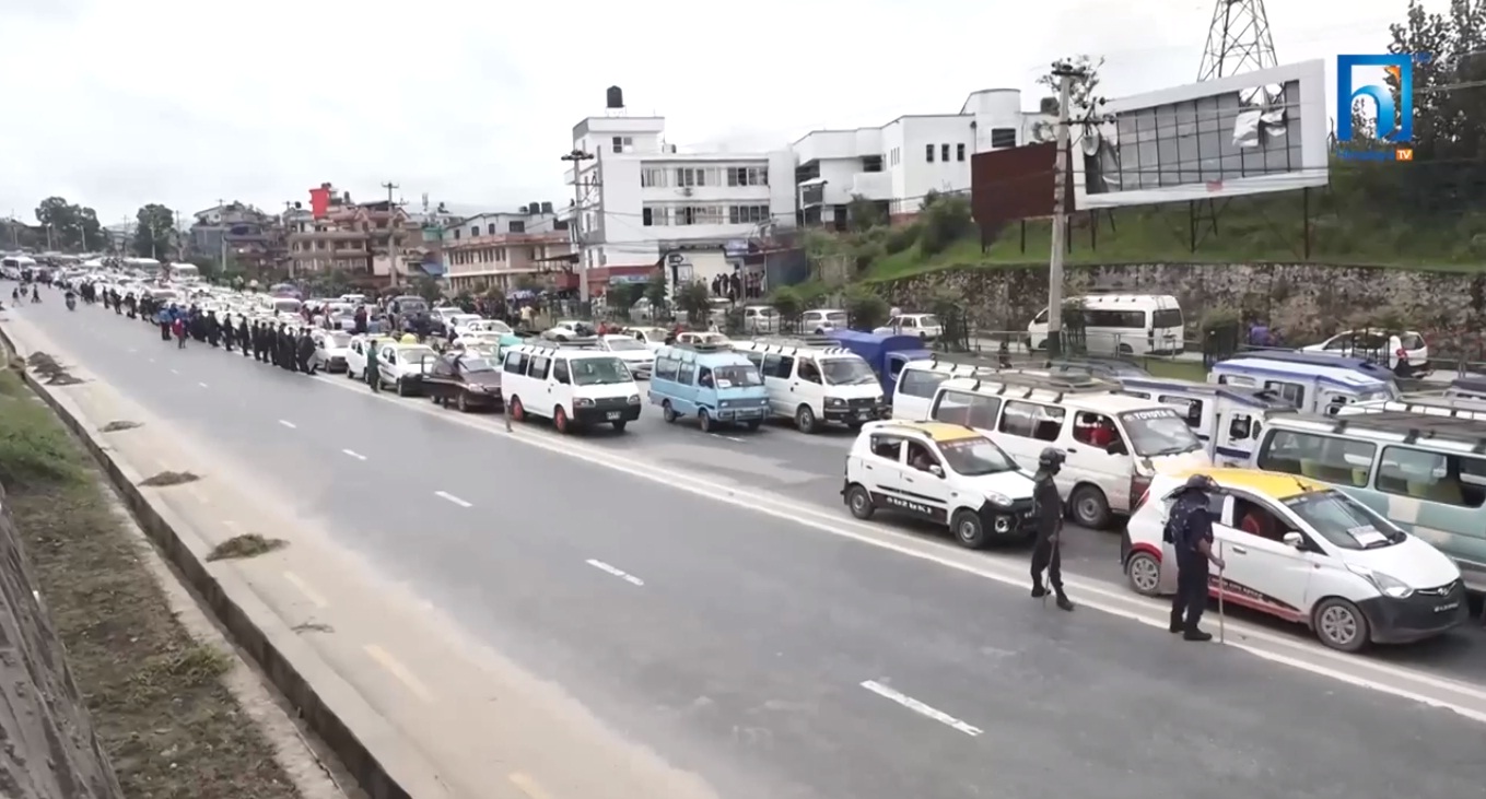 जब यातायात व्यावसायी र मजदुर सडकमा उत्रिए…(भिडियो रिपोर्टसहित)