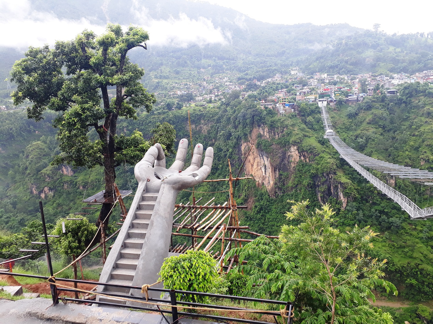 प्रकृतिमाथि विचरण