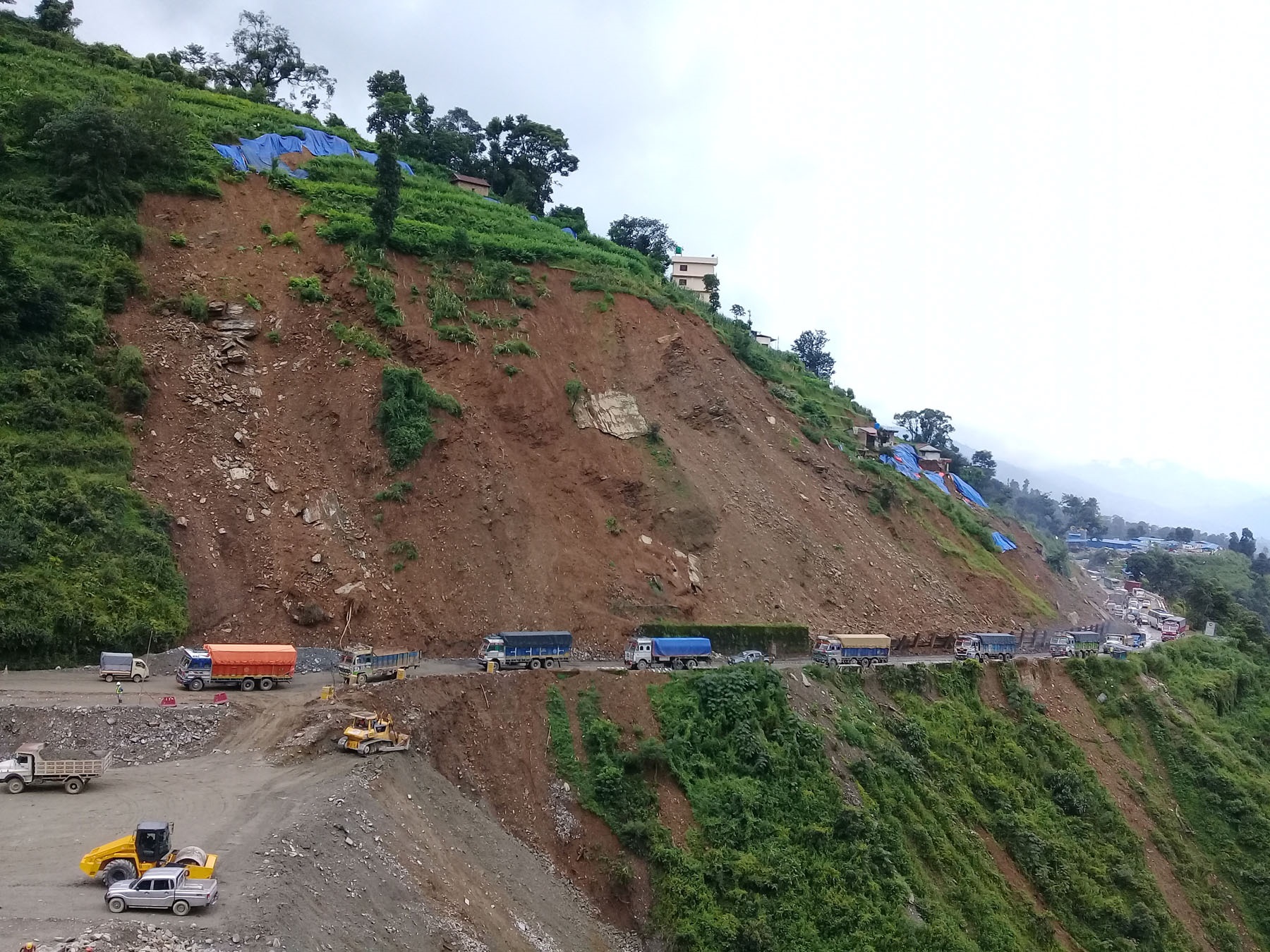 खत्री पौवाको पहिरो : खतराको घण्टी
