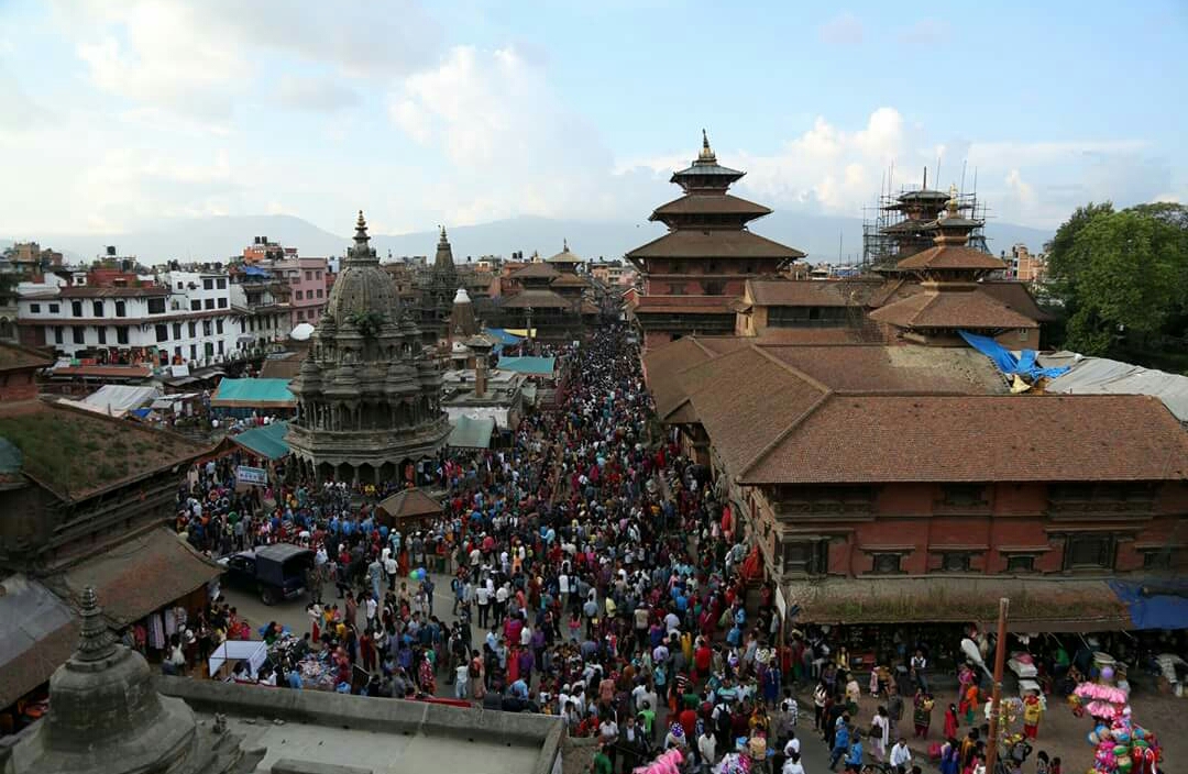 पाटनको कृष्ण मन्दिरमा भक्तजनलाई रोक लगाइने