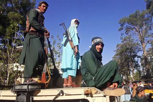 अफगानिस्तानमा शान्तिपूर्ण सत्ता हस्तान्तरणको तयारी, तालिवानद्वारा विमानस्थल र जेल कब्जा