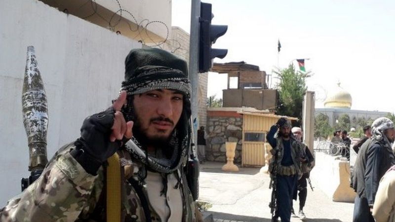 काबुल कब्जाको तयारीमा तालिवान,  अफगानिस्तान छाड्दै विदेशी