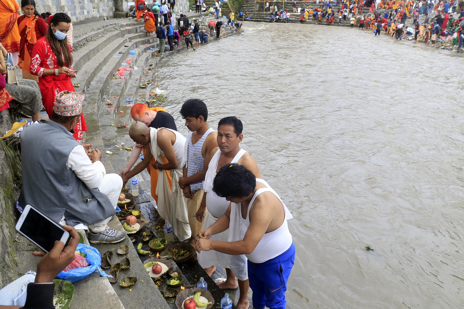 पितृप्रतिको श्रद्धा भक्तिलाई रोकेन कोरोनाले