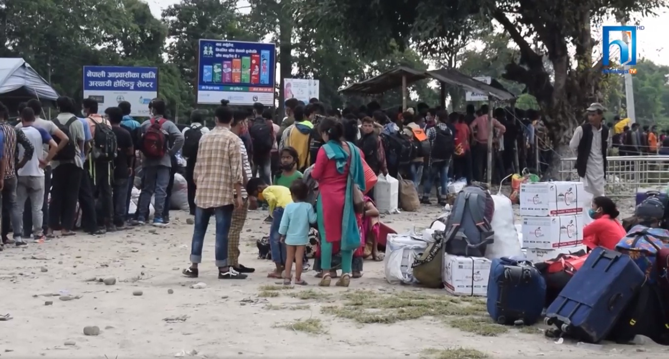 सीमा नाकामा भारतीय सुरक्षाकर्मीको ज्यादत्ति (भिडियो रिपोर्टसहित)