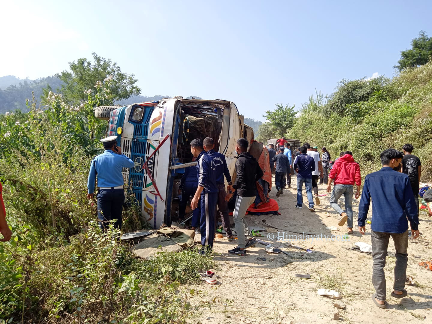 पाँचथरमा भएको बस दुर्घटनामा मृत्यु हुनेको संख्या चार पुग्यो, १७ जनाको अवस्था गम्भीर