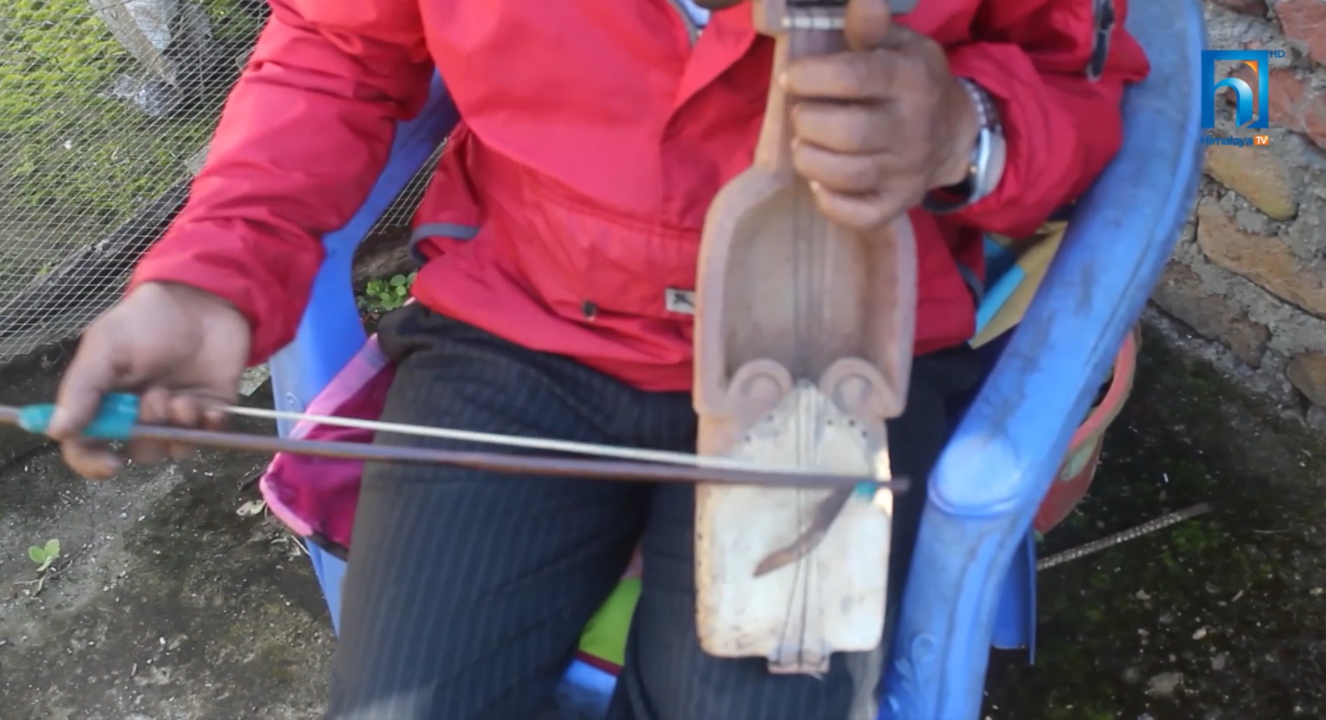 लोप हुँदै सारंगी बजाउने पुर्ख्यौली पेशा (भिडियो रिपोर्टसहित)