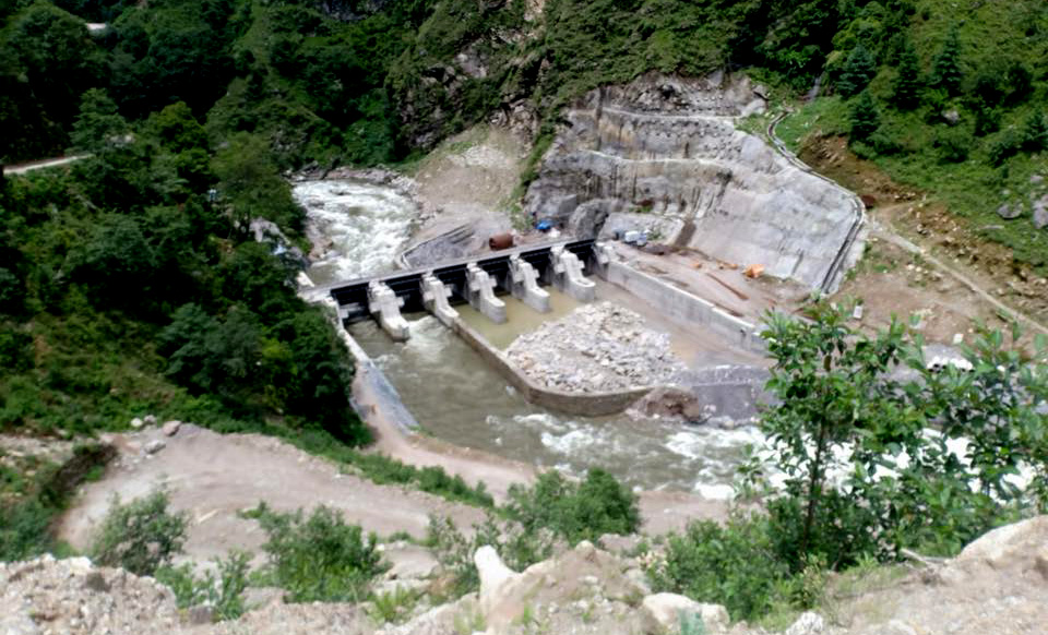 सोलुखोला दुधकोशी जलविद्युत आयोजनामा पाइप पड्कँदा दुई जना ईञ्जिनियरको मृत्यु